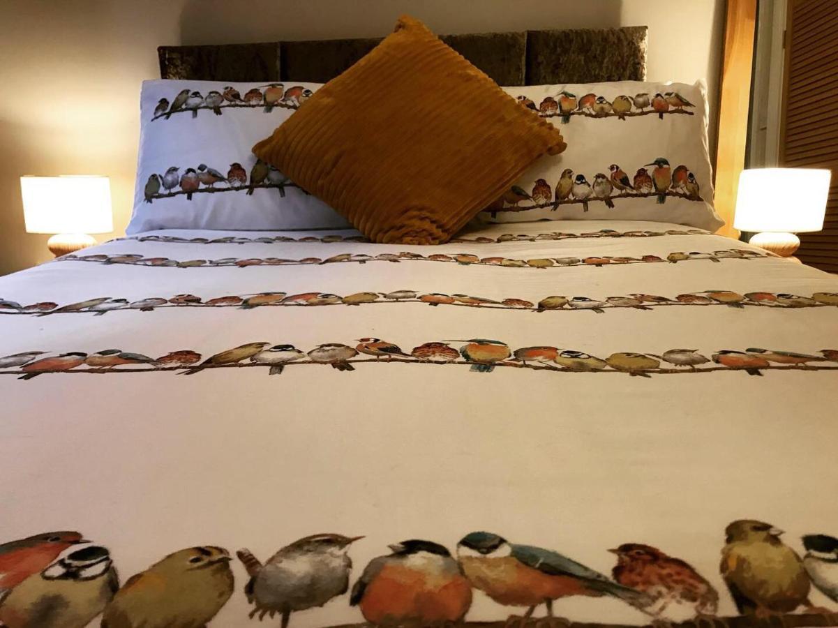 Clarabel'S Guest House- The Nook Wombourn 외부 사진